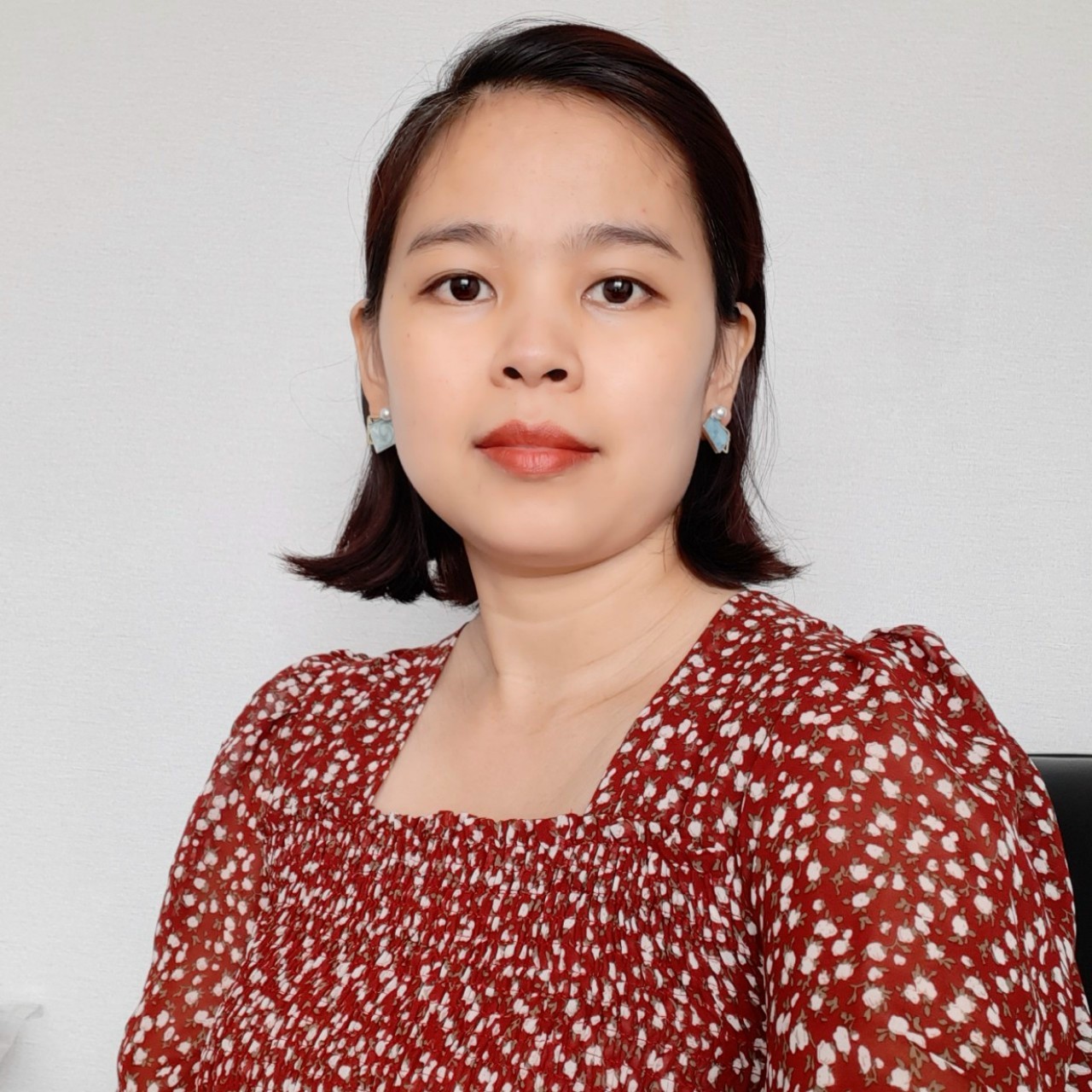 Bác sĩ Phạm Thị Bích Phượng là chuyên gia tâm lý với hơn 10 năm kinh nghiệm trong ngành
